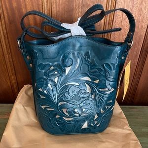 *Brand New/Never Carried* Patricia Nash Cavo Tote Lavello Blue Coral